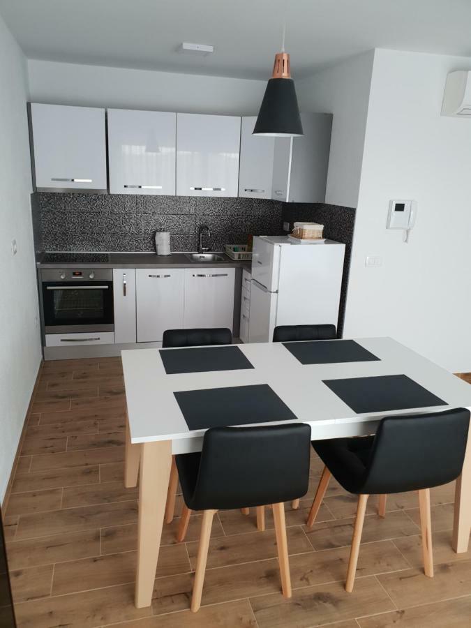 Apartmani Marija Baška Voda Esterno foto