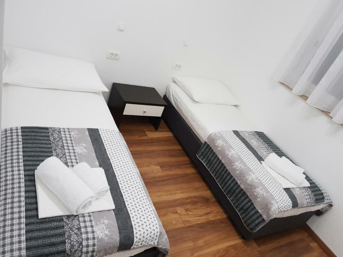 Apartmani Marija Baška Voda Esterno foto
